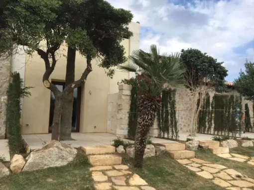 LA-NUCIA 3